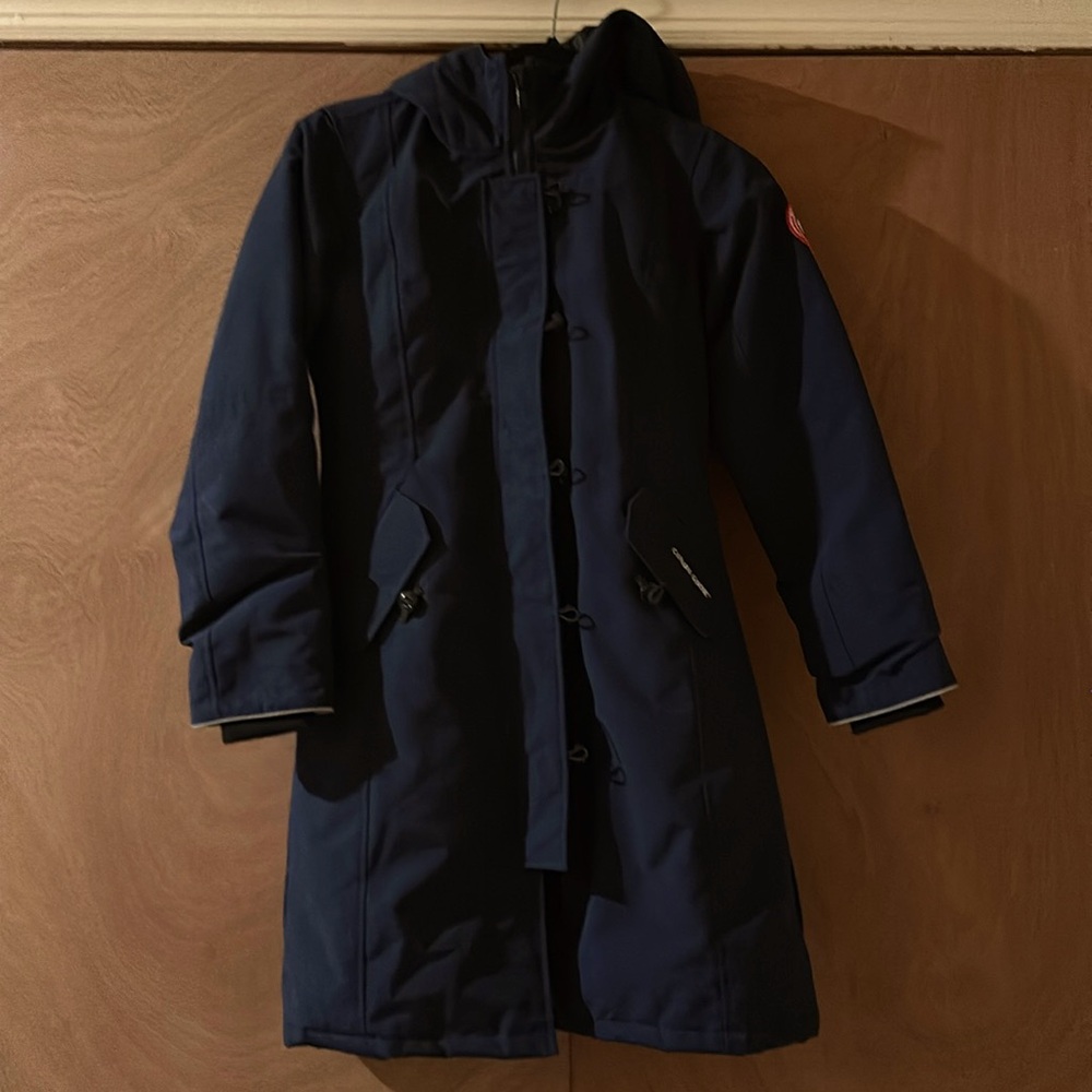 Brand New Canada Goosse with Tags Girls size 10/12
Retail price $895 - Picture 1 of 8